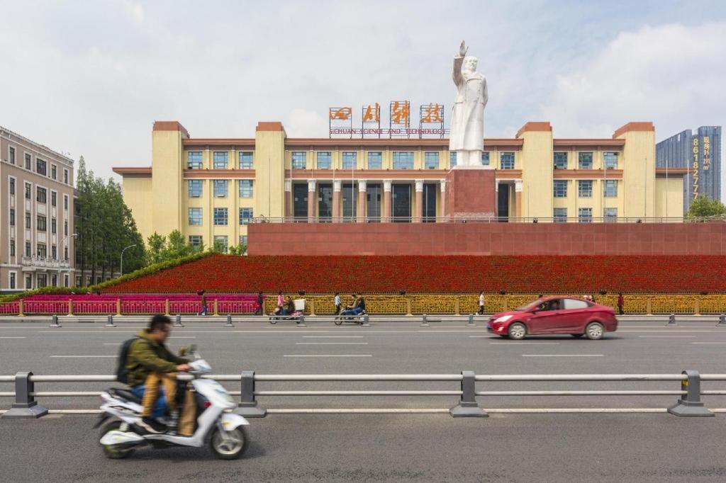 7 Days Inn Chengdu Kuanzhai Alley Huapaifang Metro Station Exterior photo